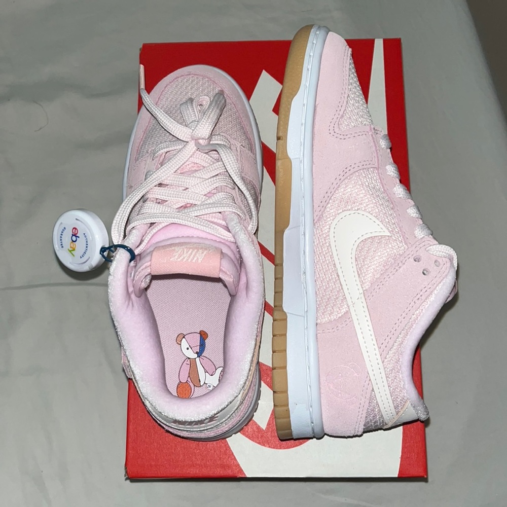 Nike dunk low teddy bear